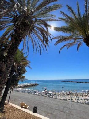 Da Mariella - Case vacanze con terrazzo in centro Sanremo, San Remo